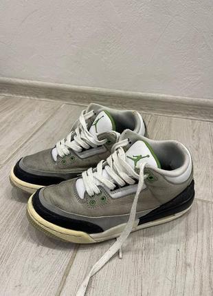 Deze Jordan top kost retro 3