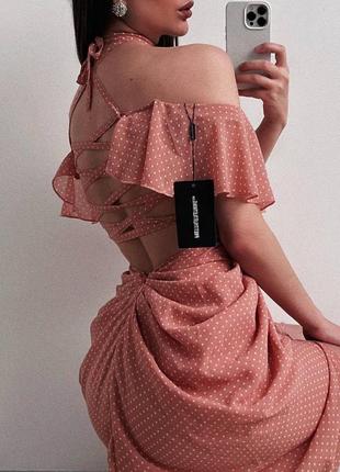 Распродажа платье prettylittlething миди горох с полуоткрытой спиной8 фото