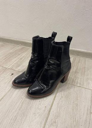 Ботинки женские лаковые