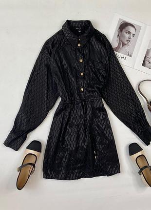 Красива сатинова сукня в насиченому чорному кольорі