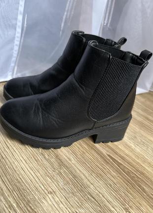 Черевики ботінки