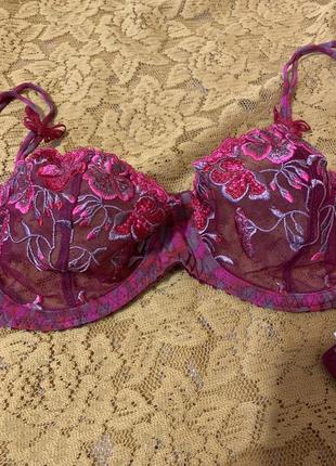 Бюстгалтер