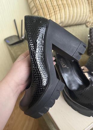 Кожаные туфли