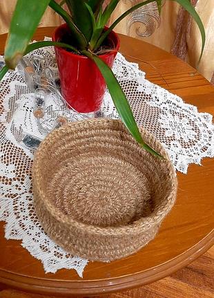 Плетеные из джута корзины