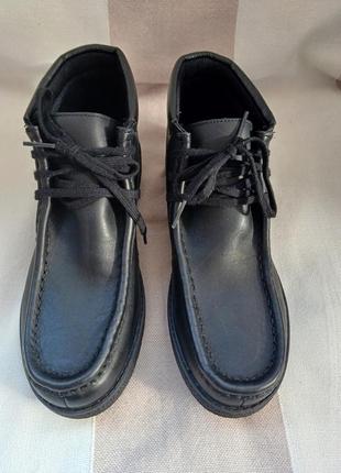 Новые женские ботинки