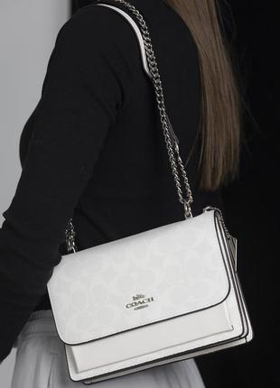 Кожаная белая сумка коач coach klare2 фото