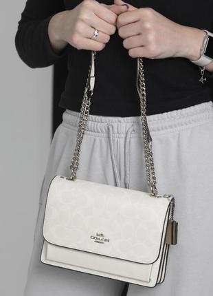 Кожаная белая сумка коач coach klare3 фото