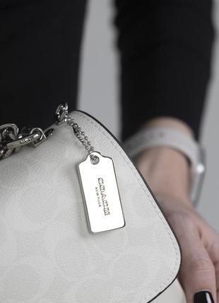Кожаная белая сумка коач coach klare5 фото