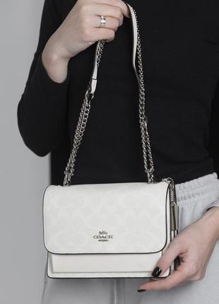 Кожаная белая сумка коач coach klare4 фото