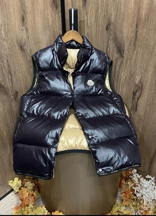 Жилетка на пуху moncler
