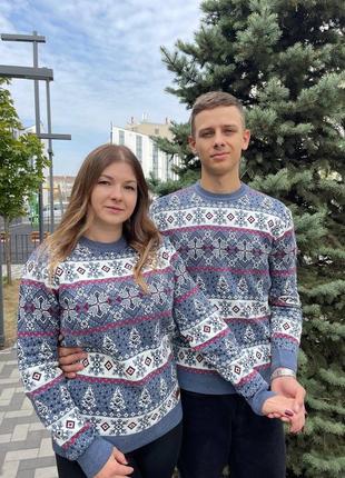 Новогодний свитер с снежинками голубой джинс