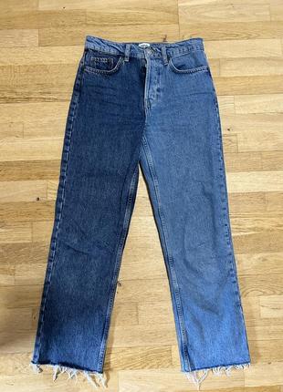 Трендові джинси мом