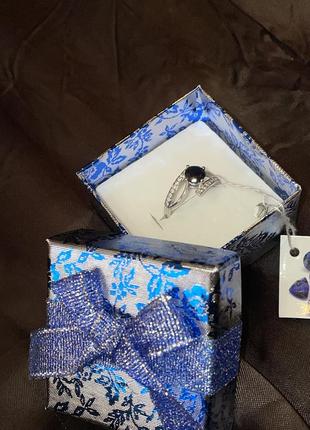 Нова срібна обручка з сапфіром