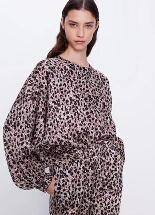 Костюм леопард костюм атласний zara анімалістичний принт костюм  с джогерами брючний леопардовий