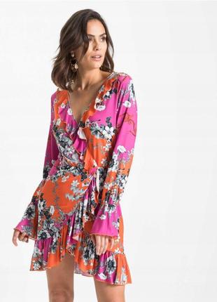 Гарна яскрава сукня з рюшами bodyflirt