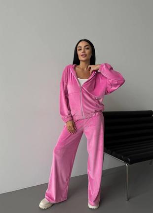 Спортивный женский костюм велюр