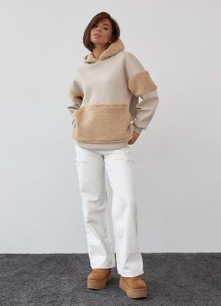 Теплое женское худи с меховыми вставками