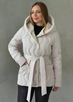 Стильні зимові курточки з поясом та капюшоном ,утеплені еко хутром 🔝♥️питайте наявність перед замовленням!❤️