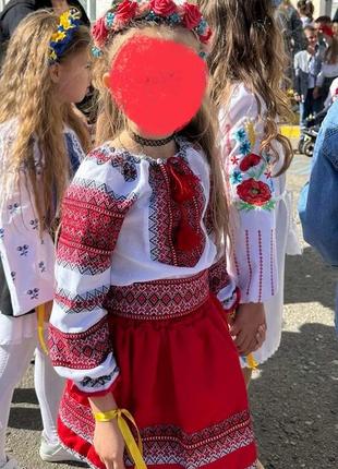 Український костюм на дівчинку