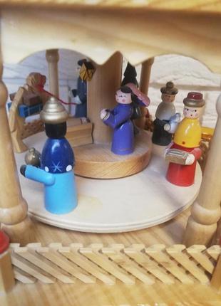 Рождественская карусель рождественский вертеп