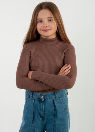 Гольф на дівчину-підростка, ангара