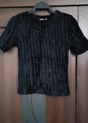Тепла футболка bershka