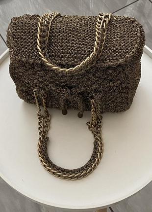 Вечерняя сумка золотого цвета итальянского бренда le api operaie