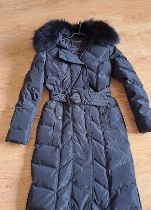 Довге пухове пальто від savage.