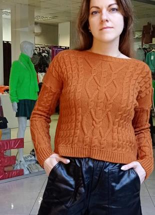 Красивые укороченные свитера осталась только черная