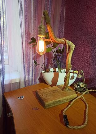 Дерев'яна лампа