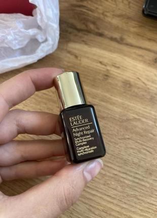 Культова сироватка для обличчя estee lauder
