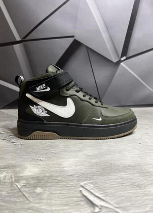 Зимові черевики nike хутро олива