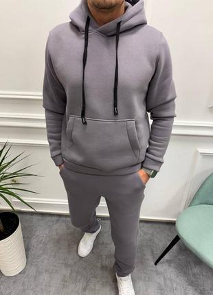 Чоловічий костюм