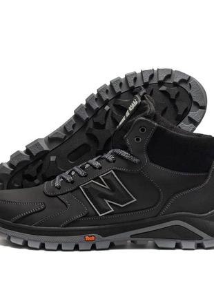 Зимові черевики new balance чорні