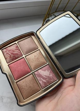 Hourglass леопард