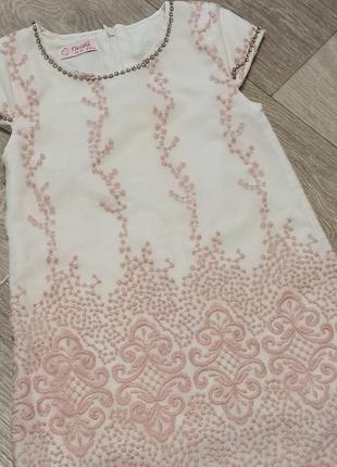 Красивое праздничное платье на девочку р.110