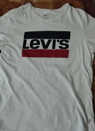 Футболка от levi's оригинал б/у.