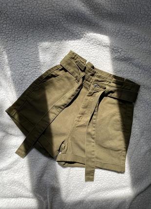 Актуальні котонові джинсові шорти на високій посадці трендові шортики хакі