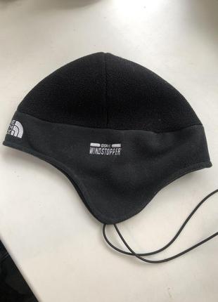 the north face чорна шапка мужская