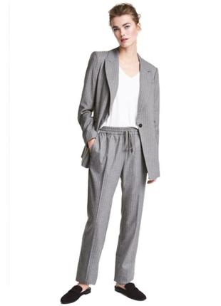 Костюм h&m
розмір 40 (краще на менше)