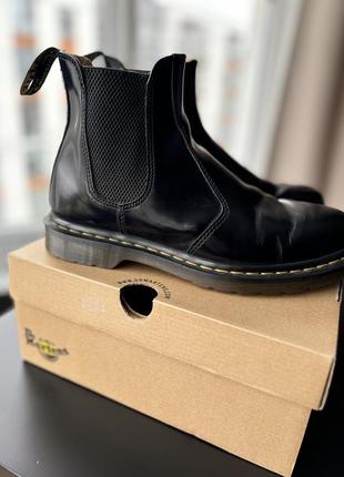 Мужские челси dr martens