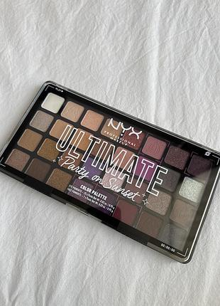 Палетка тіней для повік та обличчя з 32 відтінків nyx professional makeup ultimate party on sunset