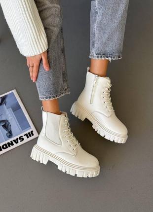 Зимние женские ботинки