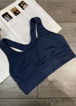Фирменный топ organic basics active workout bra