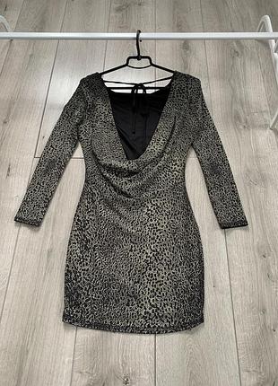 Коктейльное платье платья размер xs s змеиный принт стильная вечерняя