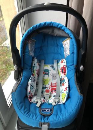Автокресло, переносная + база chicco