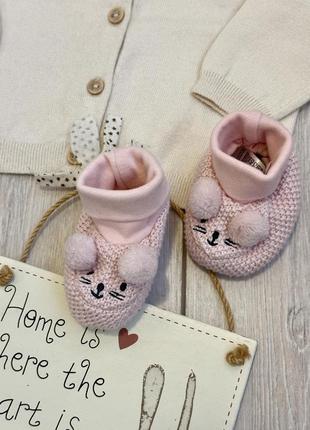 Милий комплект дівчинці 3-6 місяців, комбінезон, кофта, пінетки3 фото