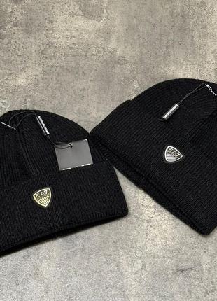 Топові теплі шапки від бренду armani у декількох варіаціях