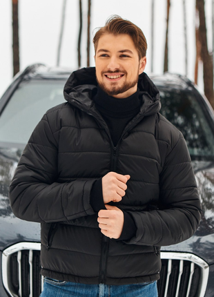 Чорна чоловіча куртка тепла