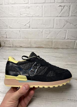 Крутые женские кроссовки saucony  shadow